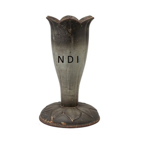 Vase à fleurs décoratif en aluminium gravé à la main à la maison pour la décoration de table d'hôtel et de restaurant - Product Image 1
