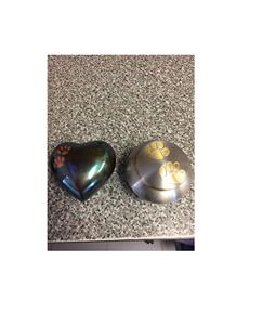 Cœur vert en laiton souvenir patte pour animaux de compagnie crémation URN fournitures de four brasworld inde - Product Image 1