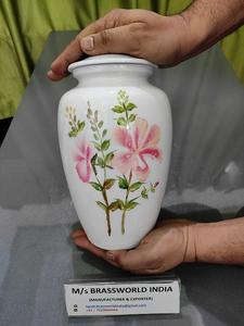 Urna humana de aluminio pintada a mano de Homebia Brassworld, suministros funerarios de la India - Product Image 6