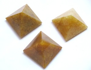 Wholesaler of Golden Quartz Pyramids : Golden Quartz Pyramids for Sale - Product Image 1