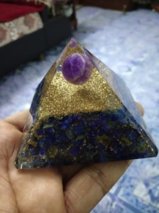 Nouvelle boule d'améthyste avec puces de lapis Pyramide d'orgonite Cristal d'agate Produits Grossiste de mascotte de pierres précieuses de style Feng Shui - Product Image 2