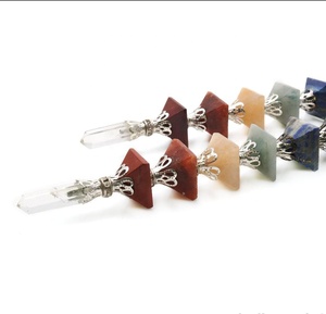 Bâton décoratif en pierre naturelle en forme de pyramide 7 chakras, avec crayon en cristal et bâton de reiki pour la guérison (vente en gros) - Product Image 4