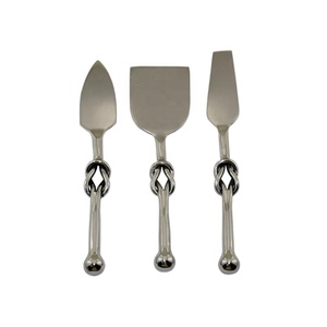 Couteau à fromage moderne en acier inoxydable, fabriqué en Inde, à longue durée de vie, avec manche à motif noué et plaqué argent pour le fromage - Product Image 2