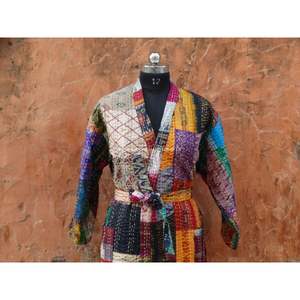 Vente en gros Robe longue multicolore en coton indien Kantha patchwork Peignoir style kimono fait main Vêtements de nuit thermiques grande taille - Product Image 2