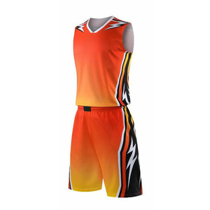 Ensemble de vêtements de basketball personnalisés de haute qualité, anti-bactérien, anti-UV, respirant, impression de logo personnalisé, prix bas, grandes tailles - Product Image 4