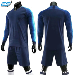 Uniformes de football pour jeunes conçus sur mesure Maillots personnalisés avec le nom du joueur Ensemble de maillots de football pour chemise d'équipe de club - Product Image 3