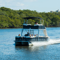 Bateau à ponton en aluminium à trois ponts avec sièges de capitaine