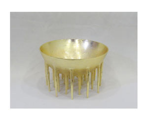 Bol de service en aluminium avec base de pied Style unique Bol en aluminium plaqué or Offre Spéciale de qualité Nouveau look Bol fabriqué à la main - Product Image 2