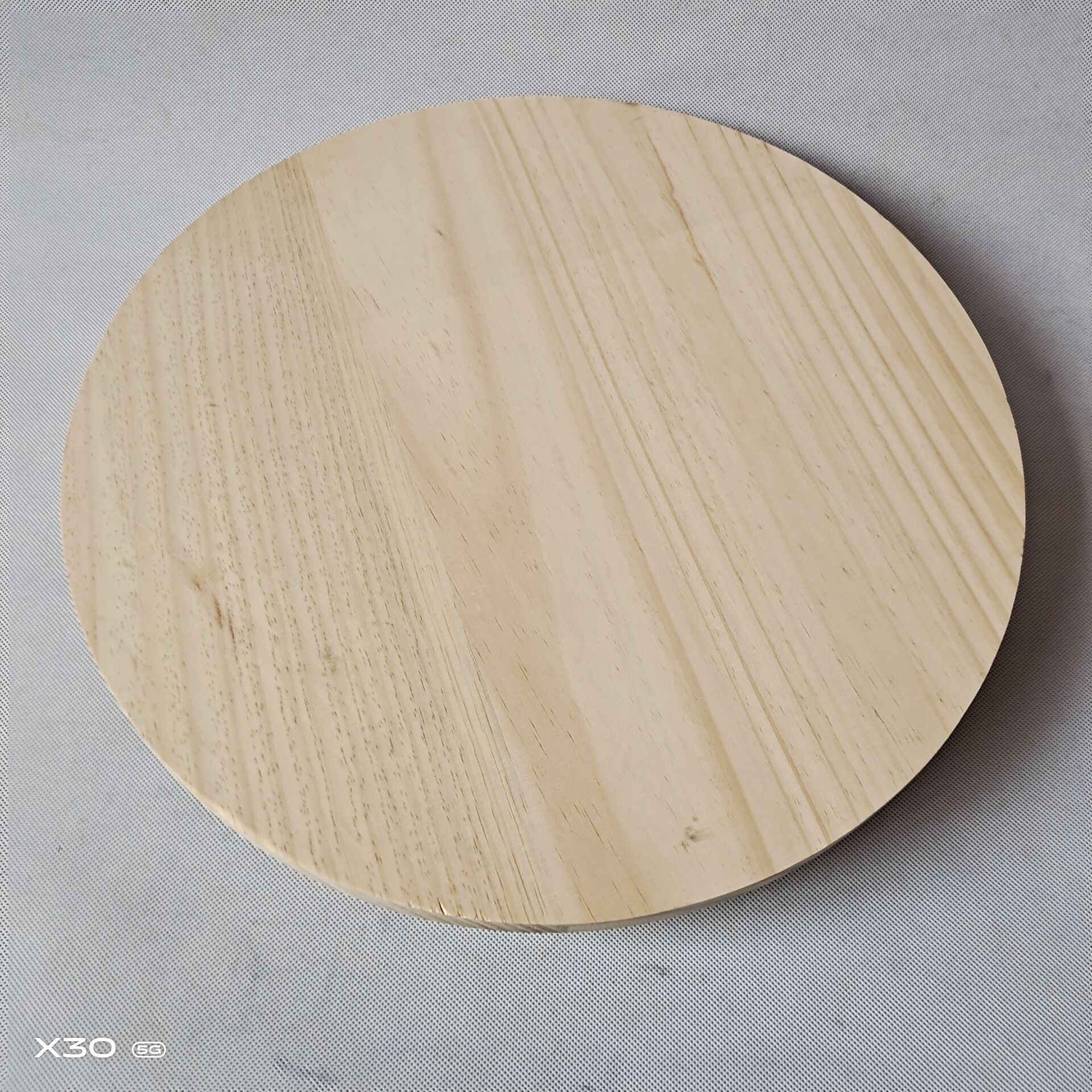 Couleur du bois de pin poncé naturel