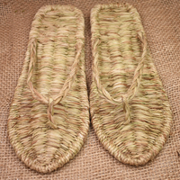 Sandales en raphia naturel tissées à la main en herbe de mer en gros, tongs plates en paille, chaussures plates fabriquées au Vietnam