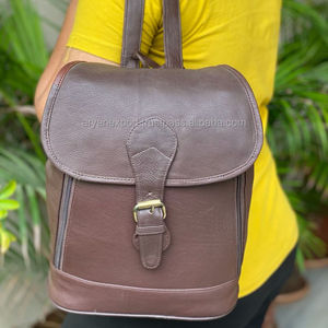 Sac à dos Vintage en cuir véritable fait à la main - Product Image 3