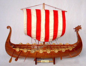 Modèle de bateau en bois DRAKAR VIKINGG 152CM, coque en clinker, artisanat, GIA NHIEN CO.LTD FB0011W, cadeau d'affaires européen - Product Image 5