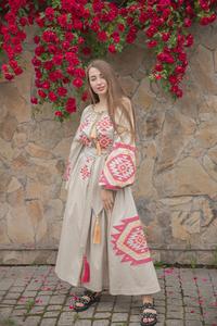 Vestido de estilo ucraniano - Product Image 3