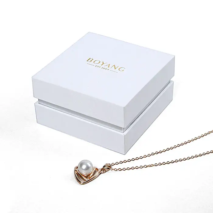 Shenzhen Accept custom Luxury paper packaging jewelry box for lady