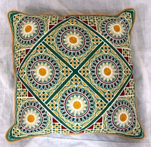 Funda de Cojín Cuadrada Bordada con Patrón Floral Geométrico, Decoración del Hogar Estilo Bohemio - Product Image 1
