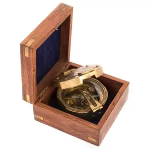 Boussole Brunton en laiton antique avec boîte en bois Direction randonnée cadeau nautique maritime cadeaux de décoration pour la maison