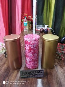 Urne triple en laiton de 9 pouces de style américain Fournitures funéraires pour adultes par Brassworld Inde Mémorial en métal de type trépied - Product Image 2