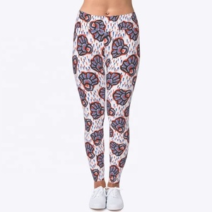 Leggings de sport pour femmes, pantalon de style urbain avec des propriétés de séchage rapide et antibactériennes, tissu en polyester et élasthanne pour un confort de fitness - Product Image 1