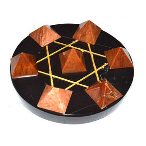 7 Boules et globes en aventurine pêche sur base noire étoile de David dorée - Art gravé Feng Shui pour l'amour, objet de collection - Product Image 1