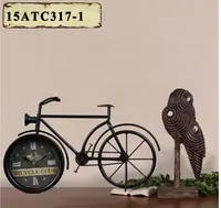 דקורטיבי עתיק בציר אופניים צורת מתכת שולחן למעלה שעון
