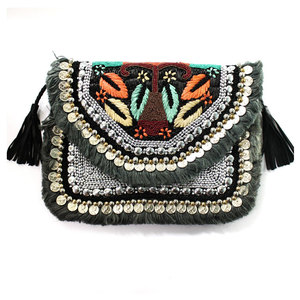 Bolso de Mano de Yute Hecho a Mano por Diseñadores con Detalles Bordados a Mano para Fiestas y Ocasiones Especiales - Product Image 1
