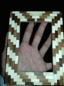 Nuevo marco de fotos de madera maciza con estilo para decoración de pared en India-Marco de resina al por mayor - Product Image 2