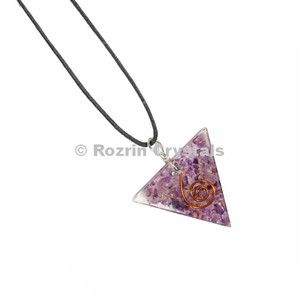 Pendentif Orgonite Triangle Améthyste au meilleur prix - Product Image 1