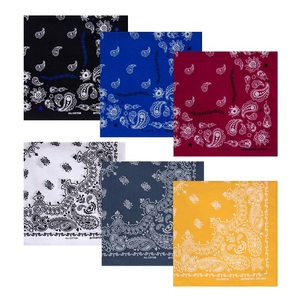 Foulard carré fait main avec impression personnalisée Foulard bandana carré en coton au design tendance avec impression numérique à motifs - Product Image 1