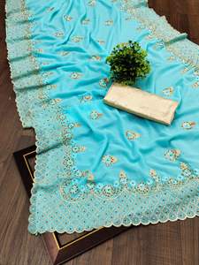 Les plus belles tenues de fête Saree en filet à broderie lourde avec chemisier Vêtements pour femmes indiennes Vente en gros à bas prix Surat Apparelgarment - Product Image 5