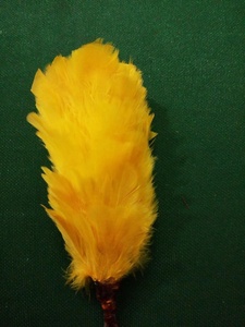 Custom Made Yellow Hackle Plume para sombreros Patrón teñido - Product Image 3