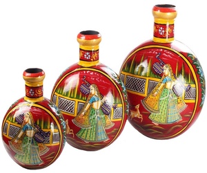 Juego de 3 macetas decorativas de hierro esmaltado estilo Rajasthani, modelo Bani Thani, para interiores y exteriores. - Product Image 1