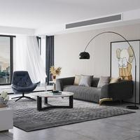 Canapé gris rembourré en tissu texturé avec accoudoirs incurvés et pieds dorés pour salon moderne, vente en gros, directement de l'usine
