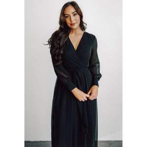 Robe maxi à manches longues pour vacances d'été pour femmes noir tissé uni avec taille naturelle lavable robe de grande taille teinte unie - Product Image 1