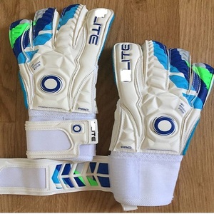 Gants de gardien de but professionnels TOP GOZ de haute qualité, modèle TGT-1006 en latex allemand de 4 mm au Pakistan - Product Image 3