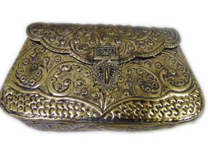 Sac fait main de créateur antique Motif de fruits vintage Sac à main en métal en laiton sculpté à la main - Product Image 1