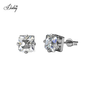 <span class=keywords><strong>Orecchini</strong></span> a Perno Senza Piombo e Nichel, Impreziositi <span class=keywords><strong>con</strong></span> Cristalli <span class=keywords><strong>Swarovski</strong></span>, Pietra Singola Quadrata, Gioielli da Donna Daisini - Product Image 1