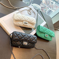 Sac à bandoulière matelassé à la mode classique pour femmes en PU avec chaîne en gros