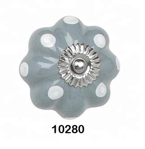 Bouton de tiroir en céramique vintage, style vintage, couleur violette, pâquerette, idéal pour garde-robe, placard de cuisine et commode, vente en gros - Product Image 2