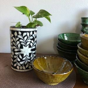 Vase floral en incrustation d'os unique décoration de maison de couleur noir et blanc pour une taille personnalisée et un emballage d'une seule pièce - Product Image 3