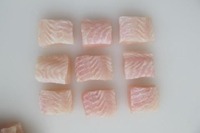 Filet de Pangasius surgelé IQF de qualité supérieure en provenance du Vietnam, certifié HACCP et HALAL, emballage sous vide de 25 kg, durée de conservation de 2 ans, prix bas