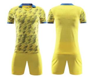 2023 meilleure qualité Logo personnalisé football entraînement maillot ensemble respirant nouveau Style uniforme fabriqué au Pakistan pour garçons en gros - Product Image 4