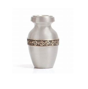 Vente chaude de haute qualité fabriqué à la main prêt à expédier souvenir de crémation en laiton pour les restes humains - Product Image 1