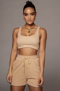 Ensemble de shorts de sport pour femmes de haute qualité, taille plus, respirant, deux pièces, avec bordure en fourrure, motif floral, fermeture à boutons et séchage rapide - Product Image 2