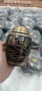 BRASSWORLD INDE Style américain chat noir gravé visage crémation urne en laiton fournitures funéraires pour animaux de compagnie - Product Image 2