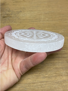 High quality Selenite coaster Sri Yantra Symbols Engraved Charging Disc Round Crystal Coasters for <b>Drink</b> with Coffee <b>Stand</b> - Product Image 2