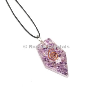 Amethyst <b>Orgonite</b> Arrowshape Pendant - Product Image 1