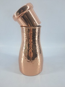 Carafe en cuivre artisanale ayurvédique – Carafe de chevet en cuivre martelé avec dessus en verre - Product Image 5