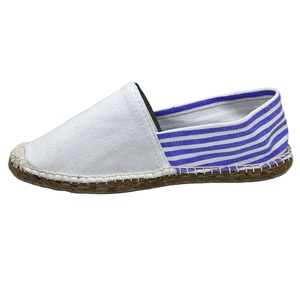 Espadrille รองเท้าผ้าใบ Espadrille,รองเท้าผ้าแคนวาสทำจากผ้าปอกระเจาอินเทรนด์ทรงแบนมี2สีให้เลือกหลายขนาด - Product Image 1