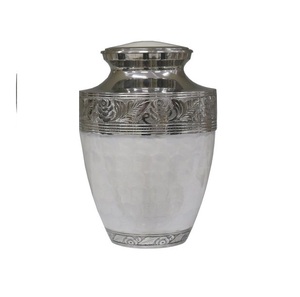 Urne funéraire pour adultes de style américain, en laiton de haute qualité, gravée, plaquée nickel, finition émail blanc, dernier design, Kayna - Product Image 5