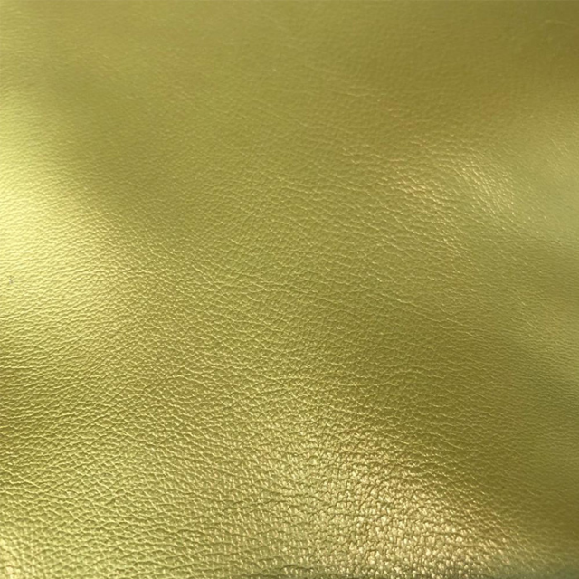 สีเขียว